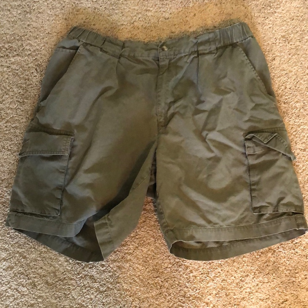 Men’s cargo shorts